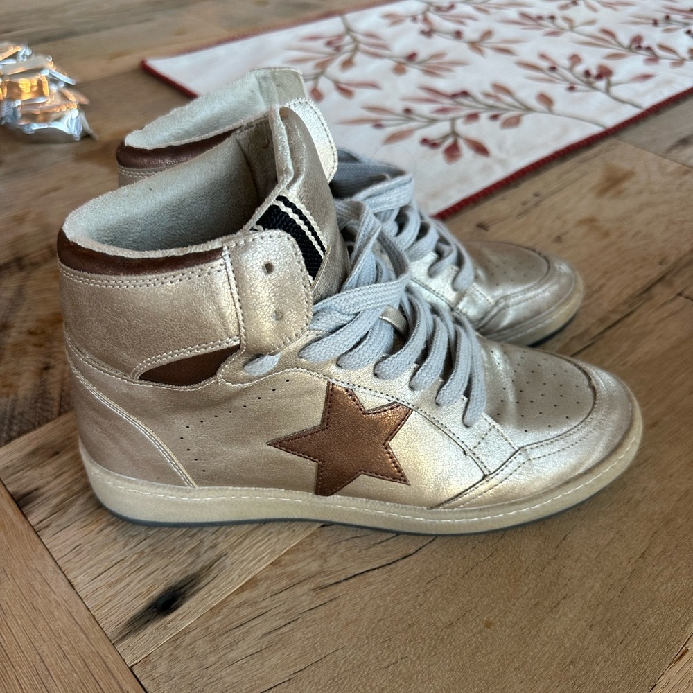ShuShop Sneakers